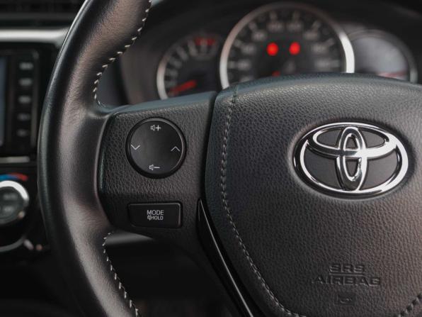 Toyota Corolla XI (E160 E170 E180) Рестайлинг 1 с пробегом 2015 года, цена 1 290 000 рублей, 94180 км, универсал, Автокод Объявления