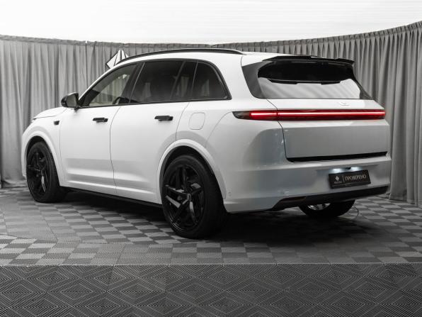 Li Auto (Lixiang) L7 I с пробегом 2023 года, цена 6 050 000 рублей, 48100 км, внедорожник, Автокод Объявления