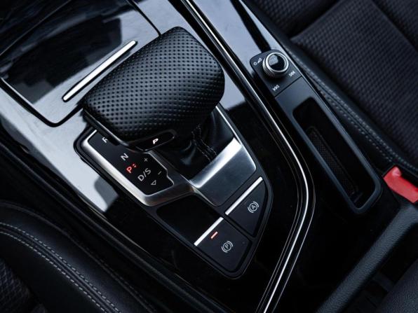 Audi A4 V (B9) Рестайлинг с пробегом 2020 года, цена 3 240 000 рублей, 62992 км, седан, Автокод Объявления