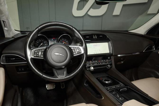 Jaguar F-Pace I с пробегом 2019 года, цена 2 980 000 рублей, 70610 км, внедорожник, Автокод Объявления