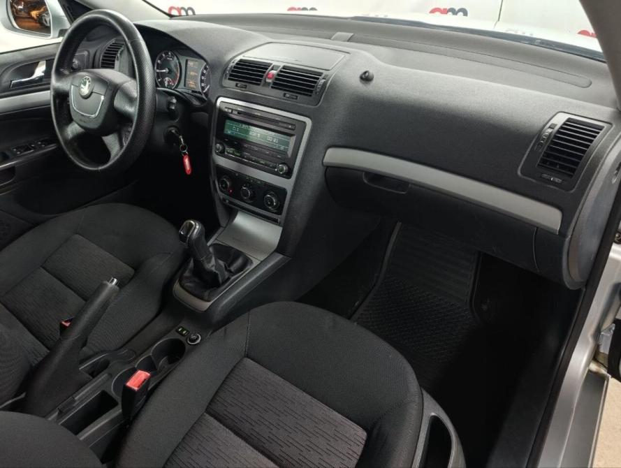 Skoda Octavia II (A5) Рестайлинг Санкт-Петербург  - изображение 12