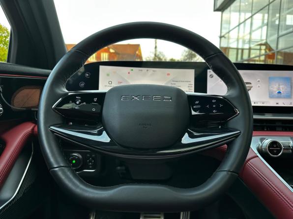 Exeed RX с пробегом 2023 года, цена 2 995 000 рублей, 42281 км, внедорожник, Автокод Объявления