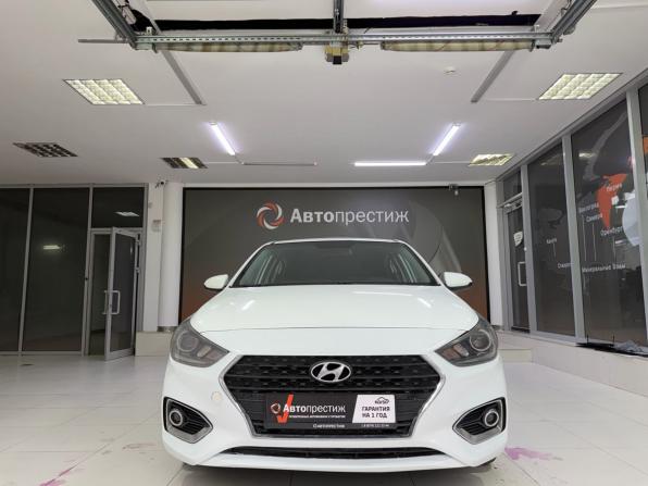 Hyundai Solaris II с пробегом 2017 года, цена 999 000 рублей, 264379 км, седан, Автокод Объявления