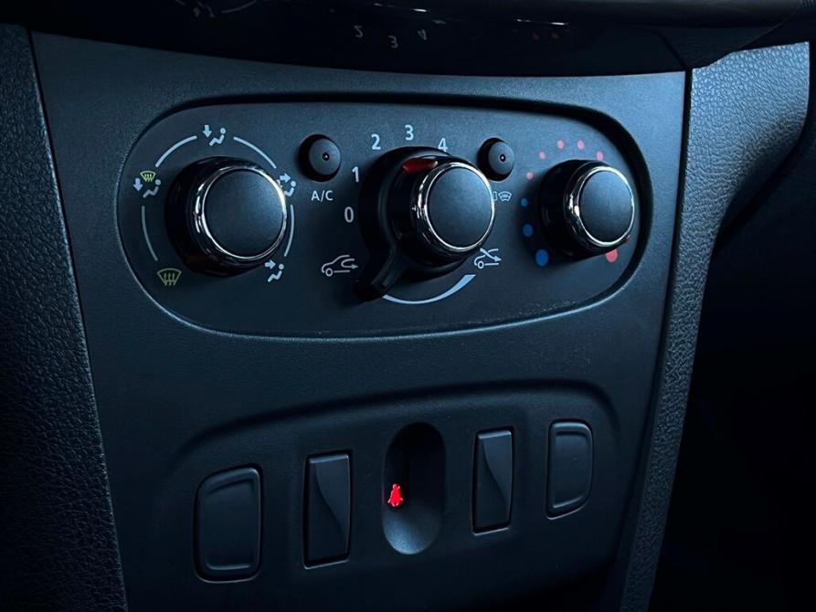 Renault Logan II Рестайлинг Санкт-Петербург  - изображение 15