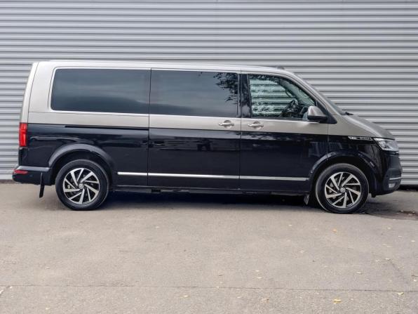 Volkswagen Multivan T6 Рестайлинг с пробегом 2021 года, цена 4 700 000 рублей, 207418 км, минивэн, Автокод Объявления