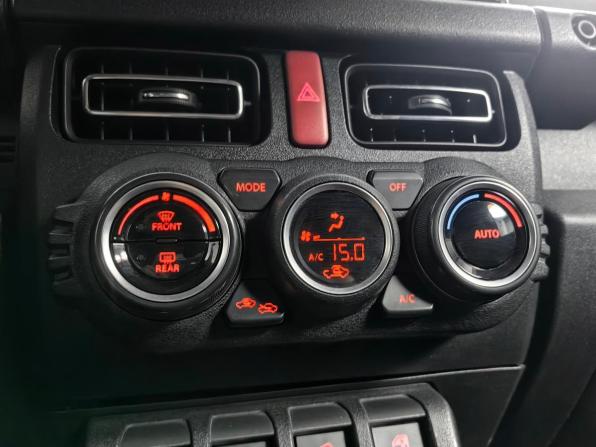 Suzuki Jimny IV с пробегом 2020 года, цена 2 399 000 рублей, 105583 км, внедорожник, Автокод Объявления