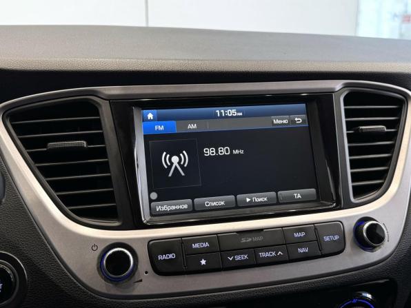 Hyundai Solaris II с пробегом 2017 года, цена 1 345 000 рублей, 163250 км, седан, Автокод Объявления