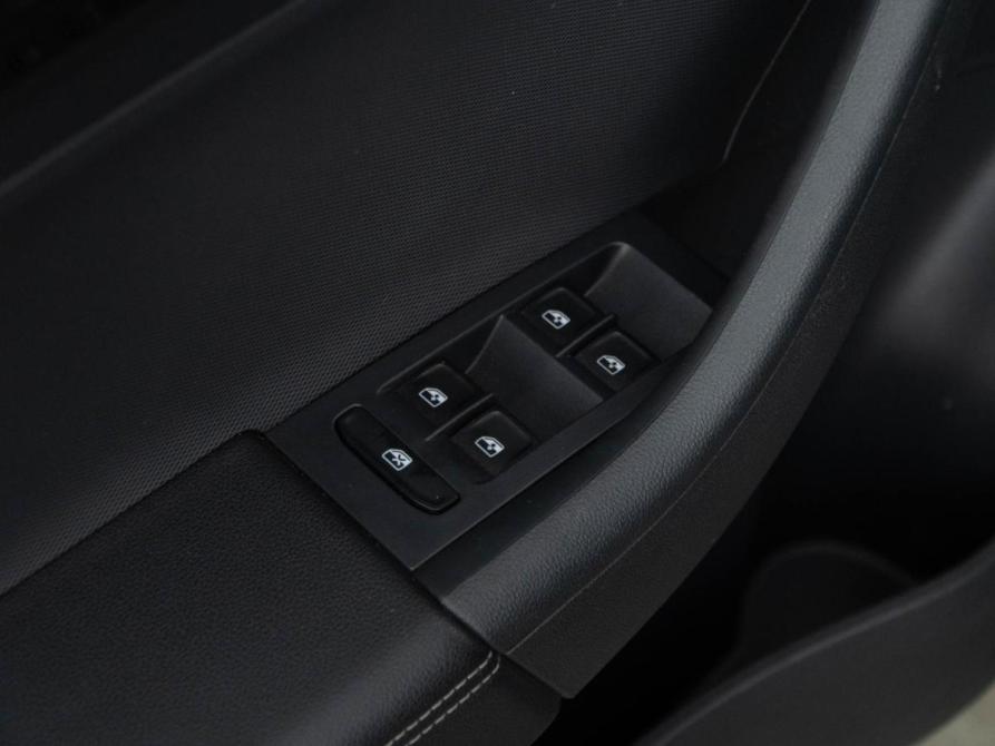 Volkswagen Polo VI Москва  - изображение 17
