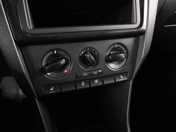 Skoda Rapid I с пробегом 2015 года, цена 850 000 рублей, 179182 км, лифтбек, Автокод Объявления