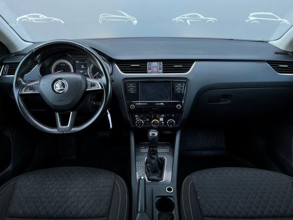 Skoda Octavia III (A7) Рестайлинг с пробегом 2018 года, цена 1 041 300 рублей, 286350 км, лифтбек, Автокод Объявления