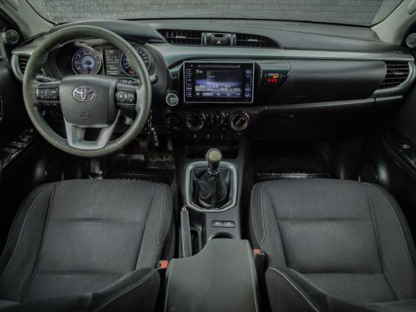 Toyota Hilux VIII с пробегом 2015 года, цена 1 985 000 рублей, 294056 км, offers.body_type.unknown, Автокод Объявления