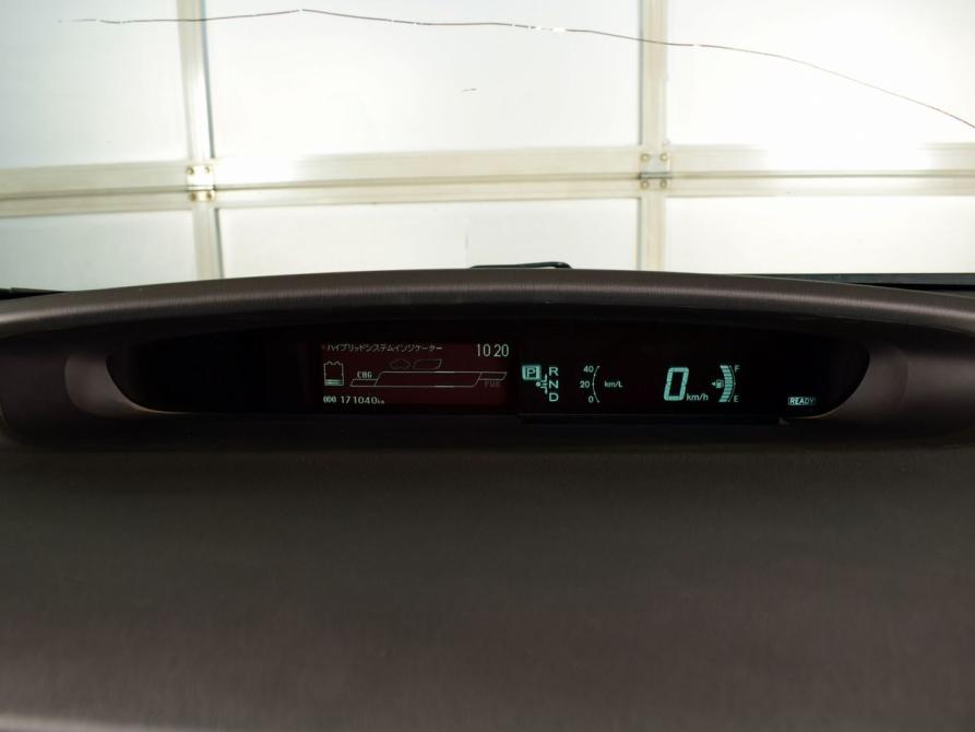 Toyota Prius III Рестайлинг (XW30) Кемерово  - изображение 12