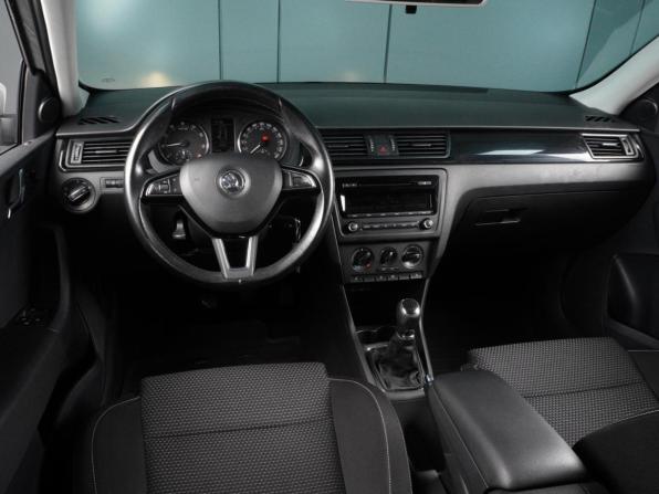 Skoda Rapid I с пробегом 2015 года, цена 1 319 000 рублей, 77670 км, лифтбек, Автокод Объявления