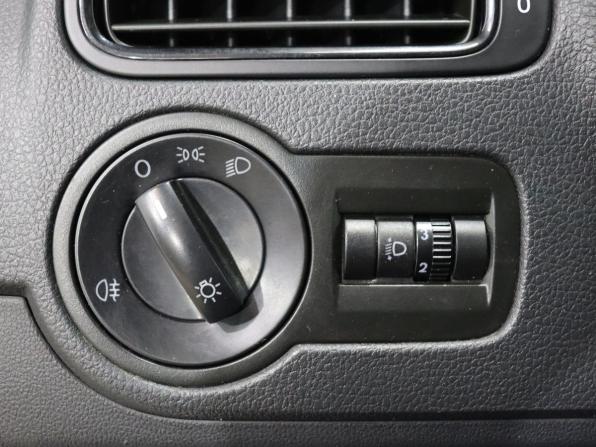 Volkswagen Polo V Рестайлинг с пробегом 2019 года, цена 530 000 рублей, 304324 км, седан, Автокод Объявления