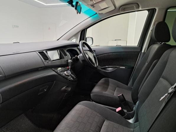 Toyota ISis I Рестайлинг с пробегом 2012 года, цена 1 229 000 рублей, 159828 км, минивэн, Автокод Объявления