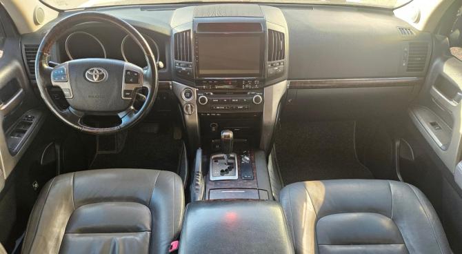 Toyota Land Cruiser 200 Series с пробегом 2009 года, цена 2 899 000 рублей, 260000 км, внедорожник, Автокод Объявления