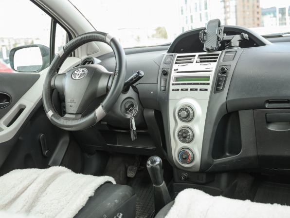 Toyota Yaris II с пробегом 2008 года, цена 409 000 рублей, 197309 км, хэтчбек, Автокод Объявления