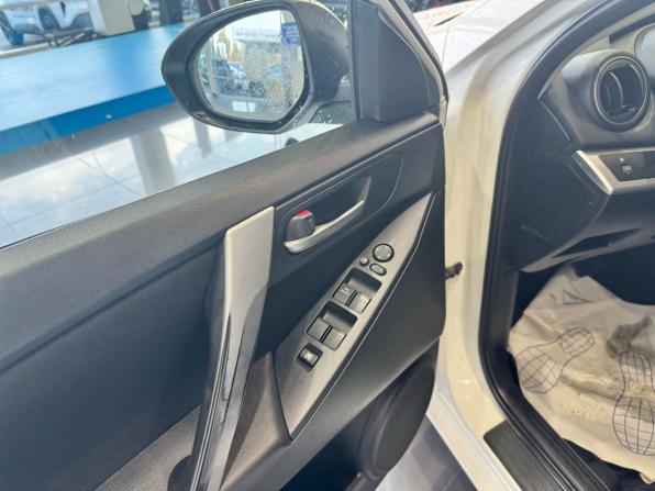 Mazda 3 II (BL) Рестайлинг с пробегом 2012 года, цена 999 000 рублей, 235000 км, хэтчбек, Автокод Объявления