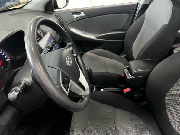 Hyundai Solaris I с пробегом 2013 года, цена 695 000 рублей, 205002 км, хэтчбек, Автокод Объявления