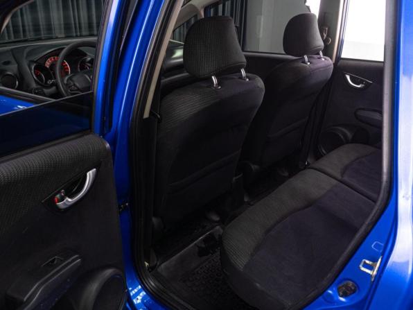 Honda Jazz II Рестайлинг с пробегом 2012 года, цена 1 029 000 рублей, 183215 км, хэтчбек, Автокод Объявления