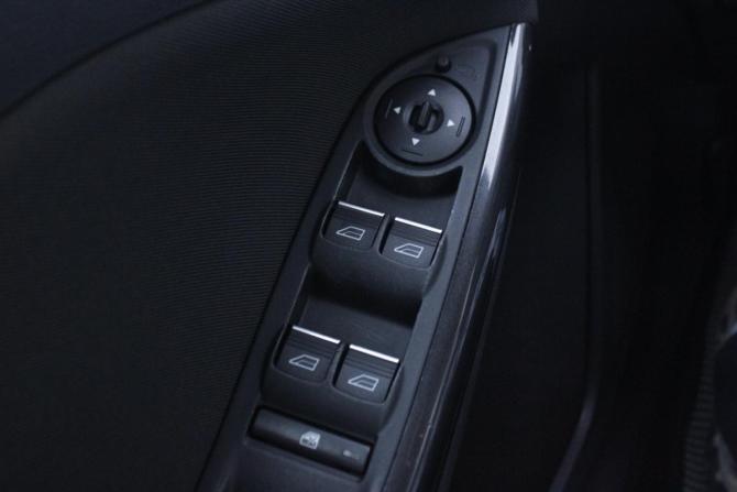Ford Focus III Рестайлинг с пробегом 2018 года, цена 1 245 000 рублей, 177700 км, седан, Автокод Объявления