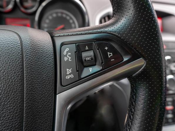 Opel Astra J Рестайлинг с пробегом 2013 года, цена 649 000 рублей, 155000 км, хэтчбек, Автокод Объявления