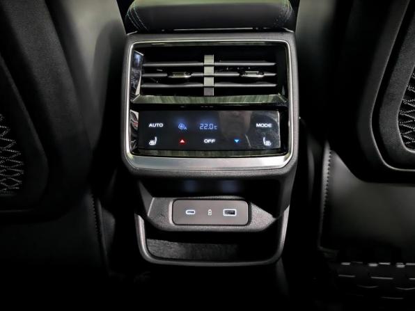 Geely Monjaro I Рестайлинг с пробегом 2026 года, цена 4 250 000 рублей, 878 км, внедорожник, Автокод Объявления