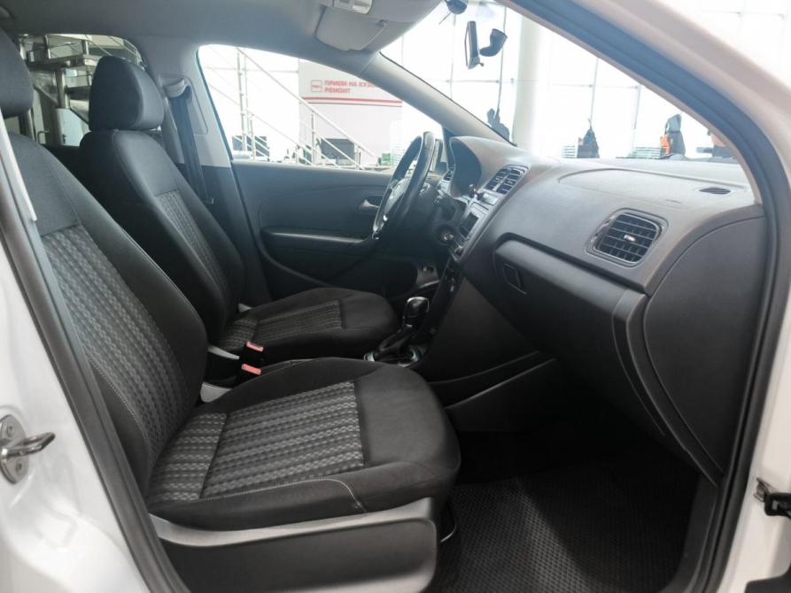 Volkswagen Polo V Рестайлинг Казань  - изображение 13