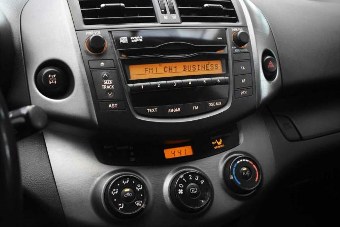 Toyota RAV4 III (XA30) с пробегом 2010 года, цена 1 160 000 рублей, 211112 км, внедорожник, Автокод Объявления