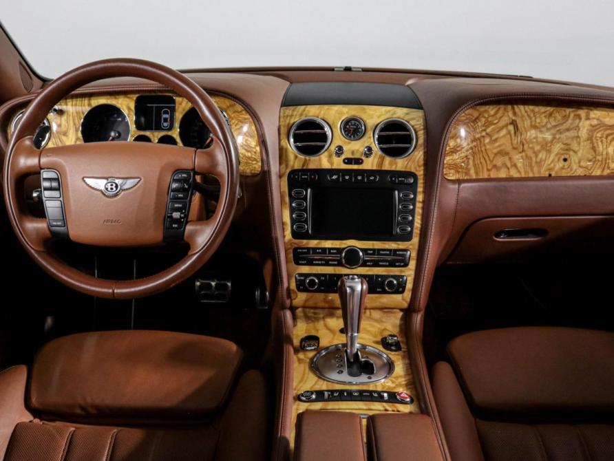 Bentley Continental Flying Spur Москва  - изображение 12
