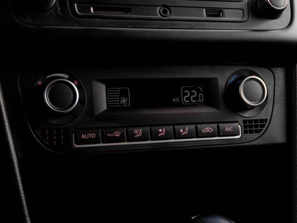 Volkswagen Polo V Рестайлинг с пробегом 2016 года, цена 1 189 000 рублей, 146647 км, седан, Автокод Объявления