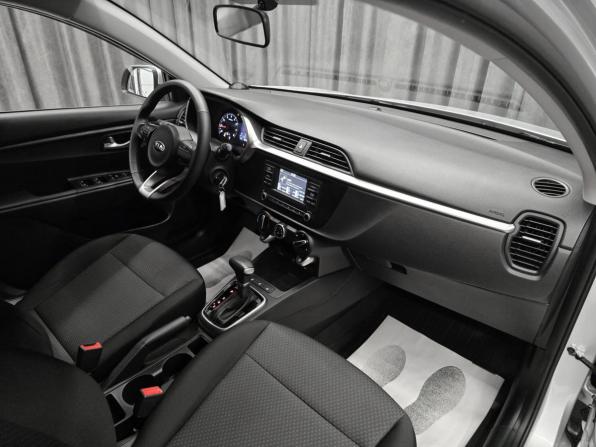 Kia Rio IV Рестайлинг с пробегом 2021 года, цена 1 685 000 рублей, 38000 км, хэтчбек, Автокод Объявления
