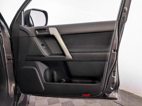 Toyota Land Cruiser Prado 150 Series Рестайлинг 3 с пробегом 2021 года, цена 5 650 000 рублей, 43771 км, внедорожник, Автокод Объявления
