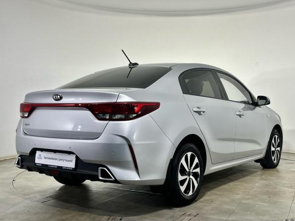 Kia Rio IV Рестайлинг с пробегом 2021 года, цена 1 657 000 рублей, 60494 км, седан, Автокод Объявления