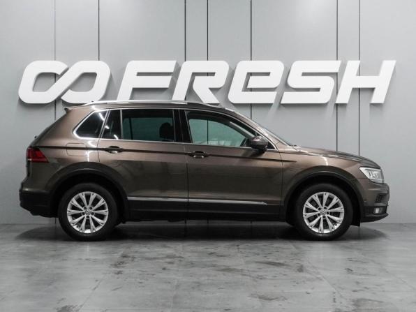 Volkswagen Tiguan II с пробегом 2017 года, цена 2 449 000 рублей, 127484 км, внедорожник, Автокод Объявления