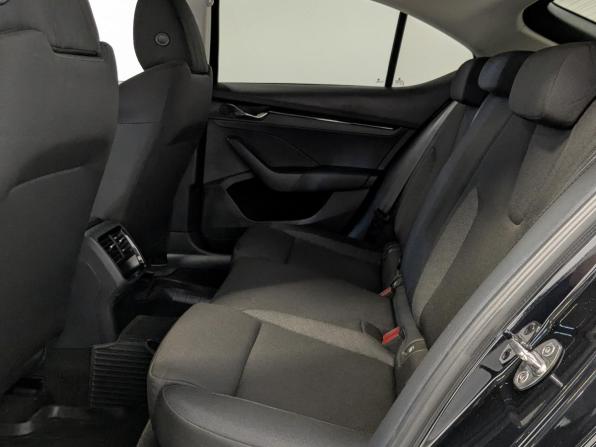 Skoda Octavia IV (A8) с пробегом 2021 года, цена 2 350 000 рублей, 31000 км, лифтбек, Автокод Объявления
