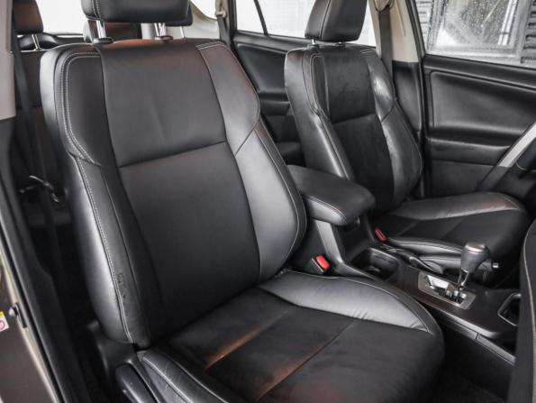 Toyota RAV4 IV (XA40) Рестайлинг с пробегом 2017 года, цена 2 449 000 рублей, 79389 км, внедорожник, Автокод Объявления