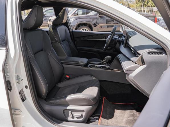 Toyota Camry IX (XV80) China Market с пробегом 2024 года, цена 4 100 000 рублей, 15980 км, седан, Автокод Объявления