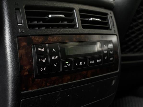 Toyota Land Cruiser 200 Series Рестайлинг 1 с пробегом 2012 года, цена 3 490 000 рублей, 196928 км, внедорожник, Автокод Объявления