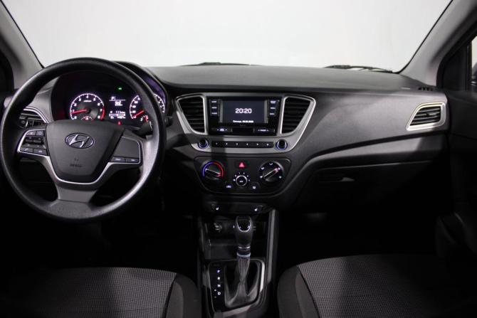 Hyundai Solaris II Рестайлинг с пробегом 2021 года, цена 1 599 000 рублей, 44503 км, седан, Автокод Объявления