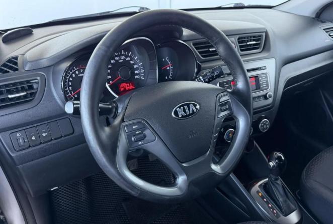 Kia Rio III Рестайлинг с пробегом 2016 года, цена 997 000 рублей, 107466 км, хэтчбек, Автокод Объявления