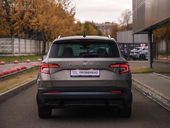 Skoda Karoq I с пробегом 2020 года, цена 2 449 000 рублей, 109210 км, внедорожник, Автокод Объявления