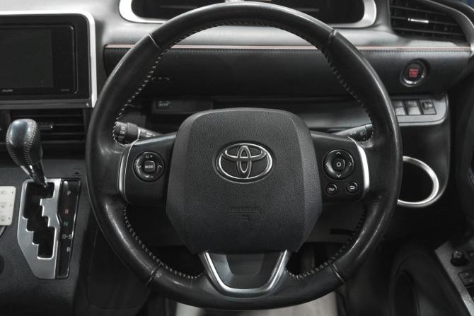 Toyota Sienta II с пробегом 2017 года, цена 1 569 000 рублей, 110000 км, компактвэн, Автокод Объявления