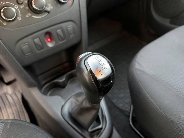 Renault Sandero II Рестайлинг с пробегом 2020 года, цена 1 000 000 рублей, 109005 км, хэтчбек, Автокод Объявления