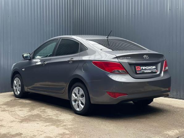Hyundai Solaris I Рестайлинг с пробегом 2016 года, цена 697 000 рублей, 122000 км, седан, Автокод Объявления