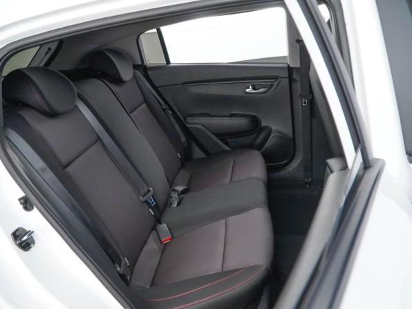 Kia Rio IV Рестайлинг с пробегом 2021 года, цена 1 867 900 рублей, 100653 км, хэтчбек, Автокод Объявления
