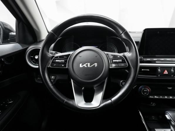 Kia Cerato IV Рестайлинг с пробегом 2022 года, цена 2 711 000 рублей, 70000 км, седан, Автокод Объявления