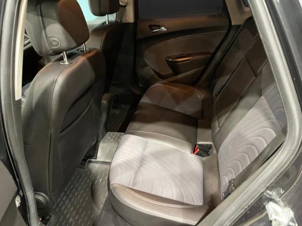 Opel Astra J Рестайлинг с пробегом 2013 года, цена 699 000 рублей, 122900 км, седан, Автокод Объявления
