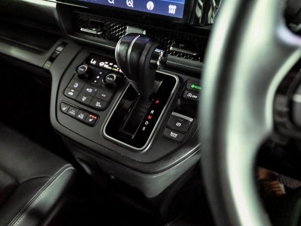 Honda Stepwgn VI с пробегом 2024 года, цена 3 500 000 рублей, 39099 км, минивэн, Автокод Объявления
