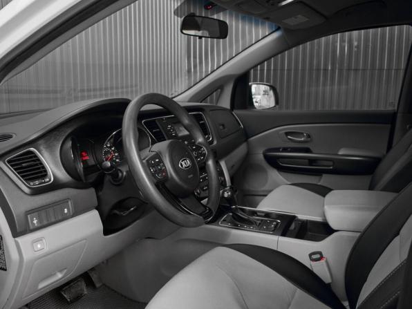 Kia Sedona III с пробегом 2015 года, цена 2 190 000 рублей, 136264 км, минивэн, Автокод Объявления